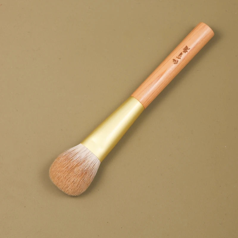 WJ11 Handmade Blush Brush – Vintage Snow Fox Hair, Yakusugi Wood Handle
