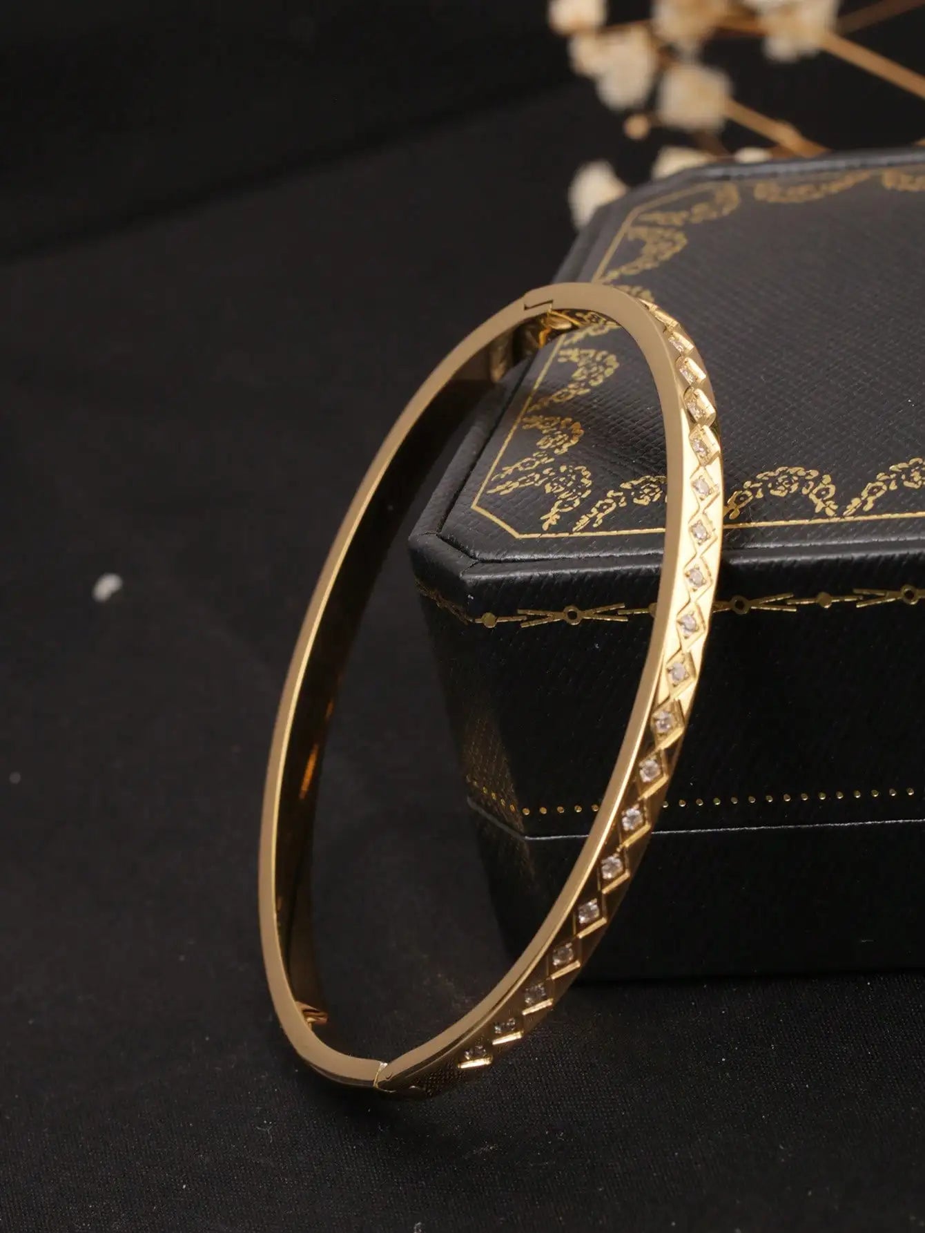 18K Gold Plated Geometric Rhombus Cuff Bracelet – Sparkling Rhinestone, Stainless Steel, Elegant Minimalist Jewelry for Women ✅FREE UK Delivery