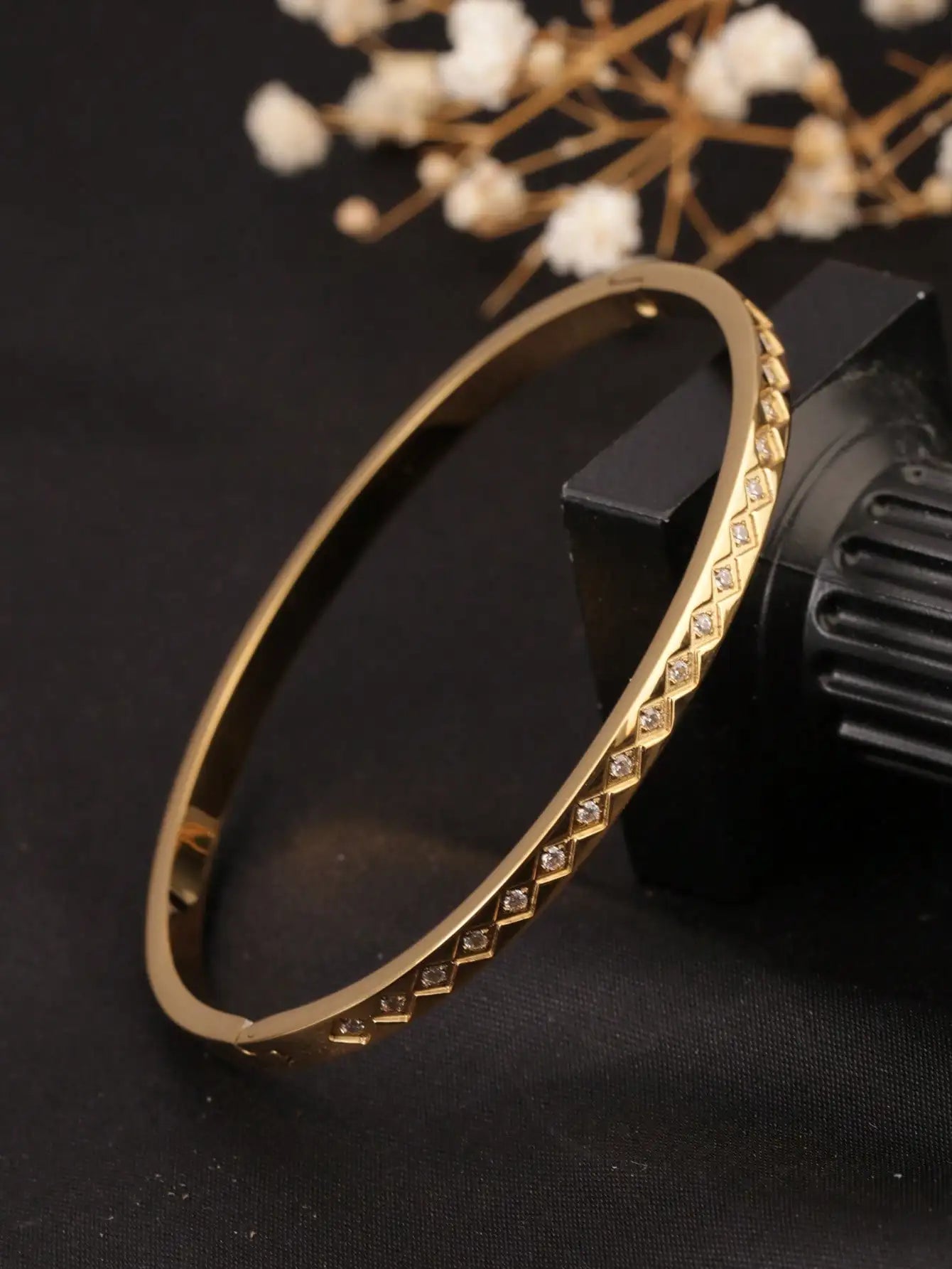 18K Gold Plated Geometric Rhombus Cuff Bracelet – Sparkling Rhinestone, Stainless Steel, Elegant Minimalist Jewelry for Women ✅FREE UK Delivery