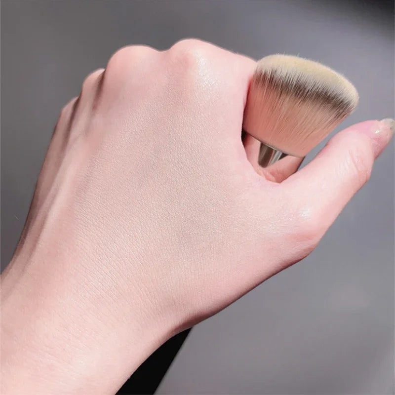 Angled Concealer & Foundation Brush – Soft Synthetic Bristles | ✅ FREE UK Delivery