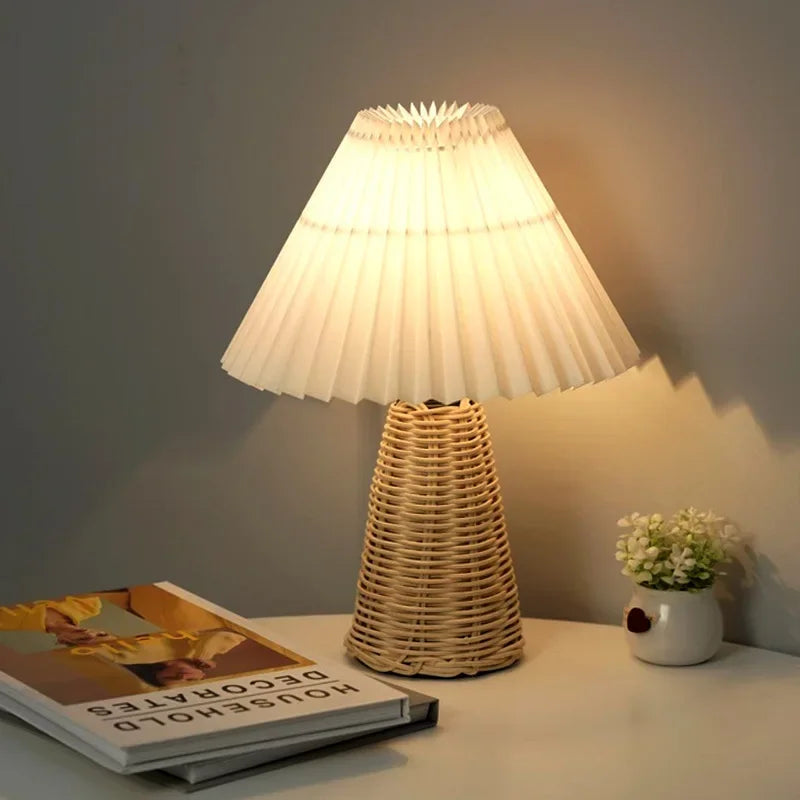 Nordic Pleated Ins Night Light Decoration Retro Vintage Pleated Desk Lamp Bedroom High-End Atmosphere Bedside Lamp
