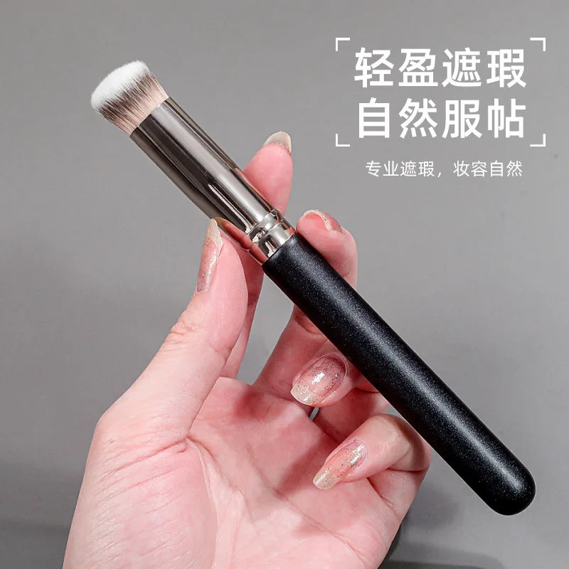 Angled Concealer & Foundation Brush – Soft Synthetic Bristles | ✅ FREE UK Delivery