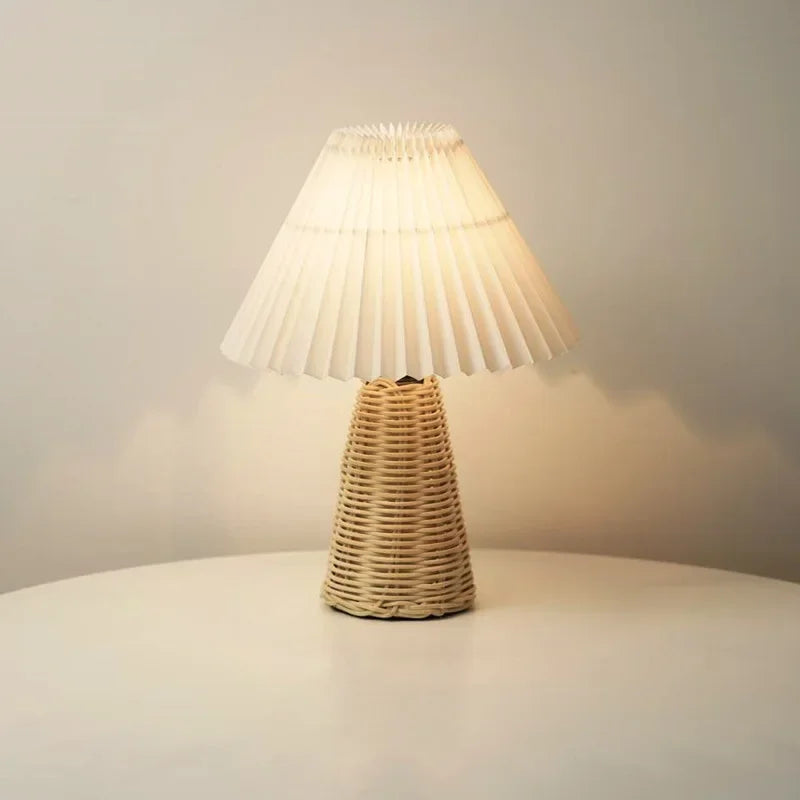 Nordic Pleated Ins Night Light Decoration Retro Vintage Pleated Desk Lamp Bedroom High-End Atmosphere Bedside Lamp