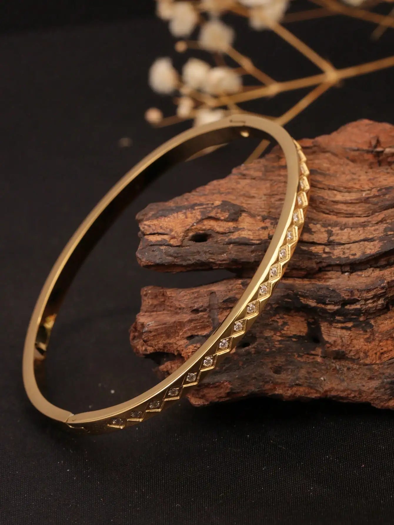 18K Gold Plated Geometric Rhombus Cuff Bracelet – Sparkling Rhinestone, Stainless Steel, Elegant Minimalist Jewelry for Women ✅FREE UK Delivery